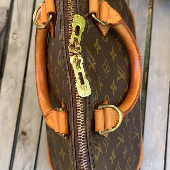 💗SOLD💗Louis Vuitton Alma in monogram canvas - Picture 13 of 16